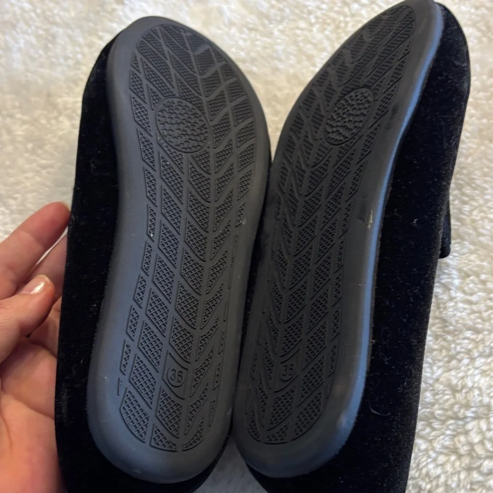 Elegant Black Kids Slippers